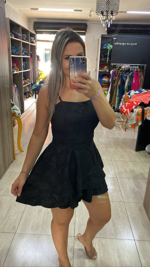 Macaquinho babado liso